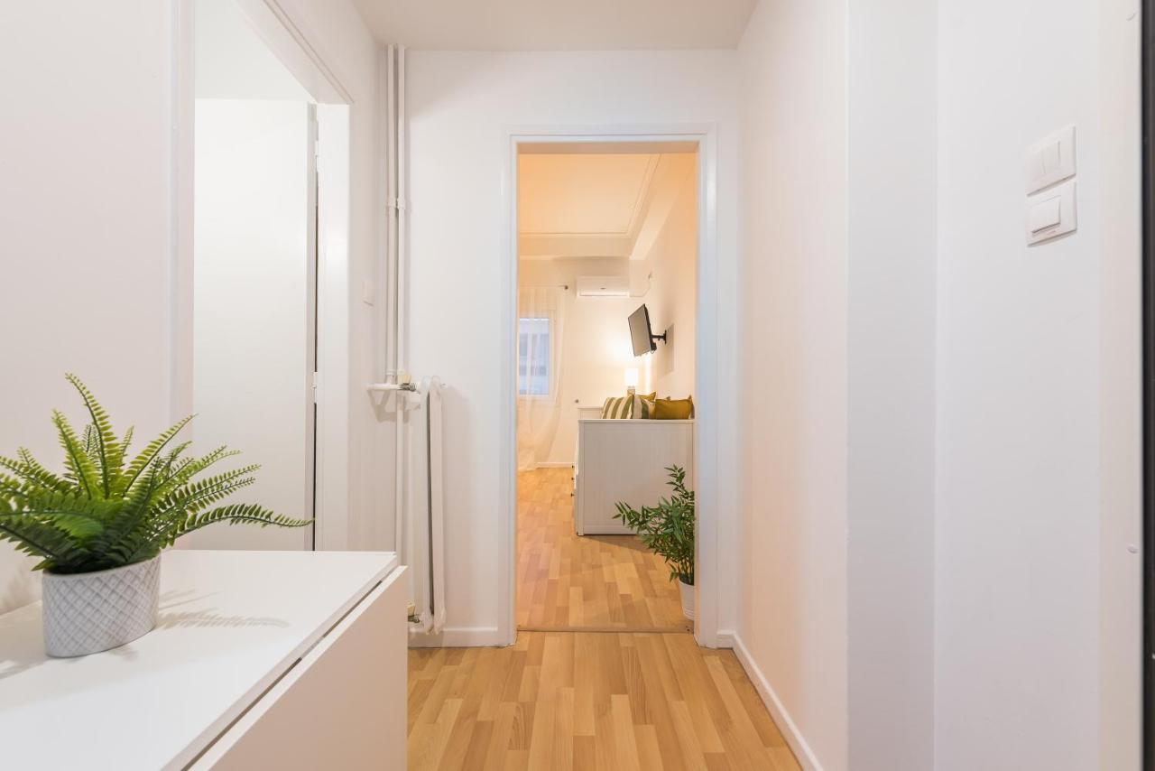 Apartment At Megaro Mousikis St Semi Basement 1Bed 2 Pers Athens Exterior photo